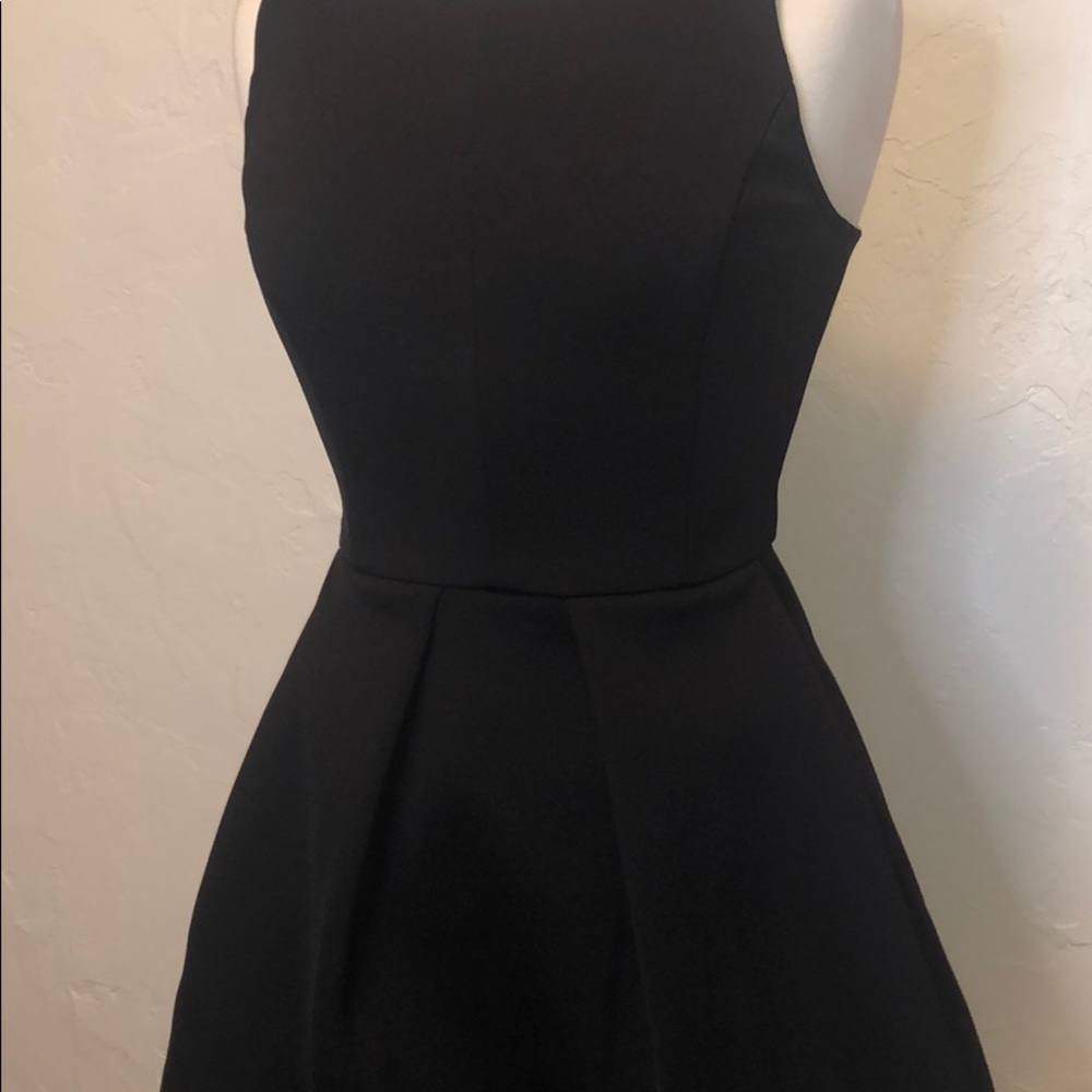 Madewell Neoprene Boxpleat Black Sleeveless Dress size 0 - Picture 3 of 5
